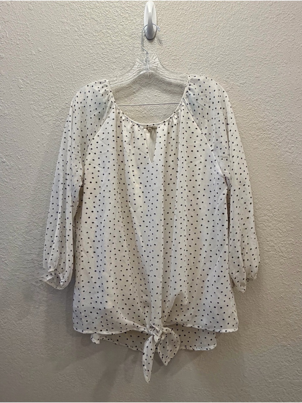 Beacon Women’s White & Black Geometric Print Tie-Front Blouse – Size XL